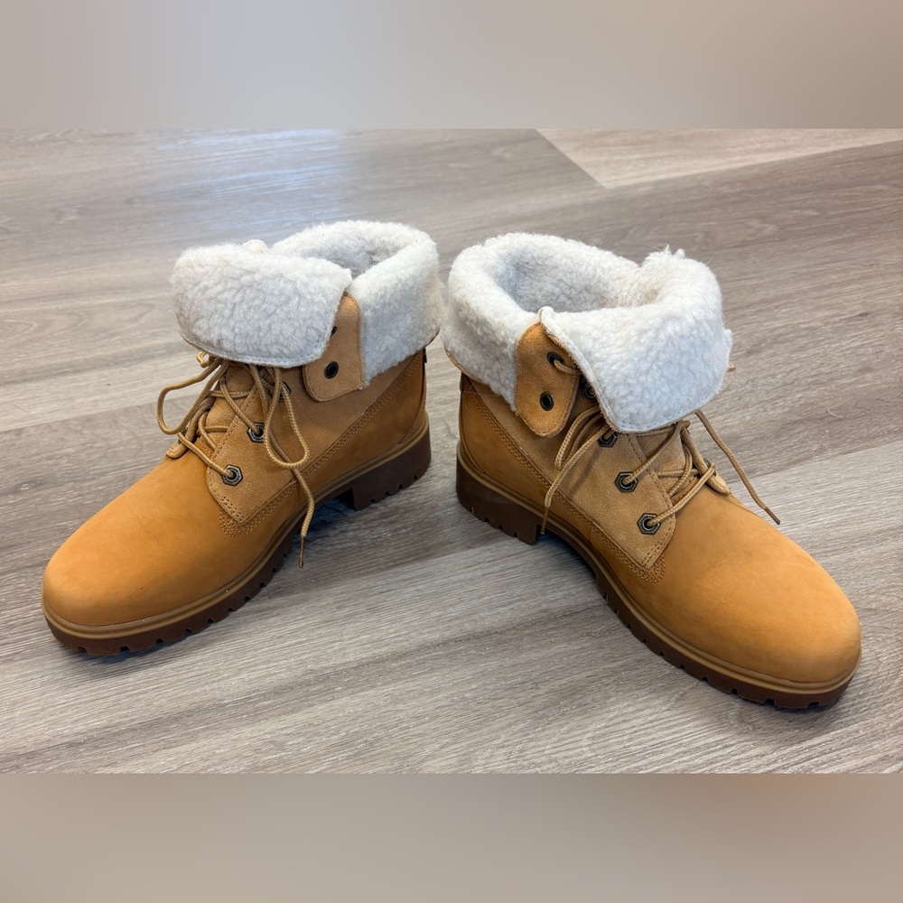 Timberland Women's Tan Shearling Winter Boots